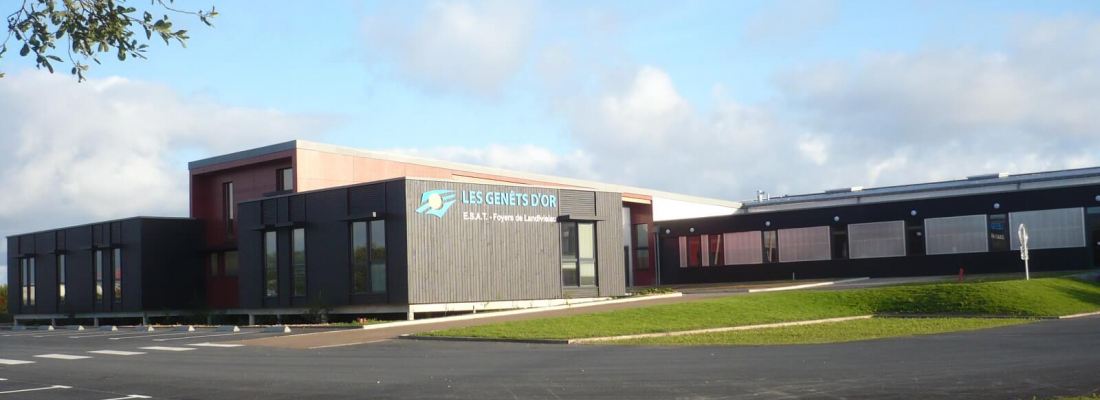 vue exterieure de l'esat et foyer de landivisiau
