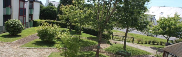 vue des jardins de l'ehpad kerallan